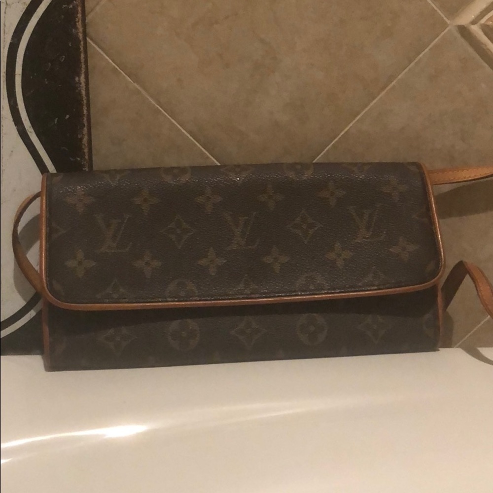 Authentic Louis Vuitton money bag
